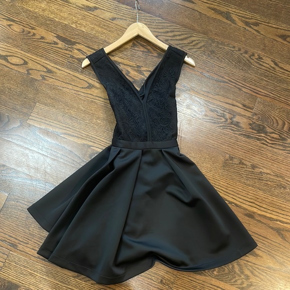 Black Dress - Picture 1 of 2